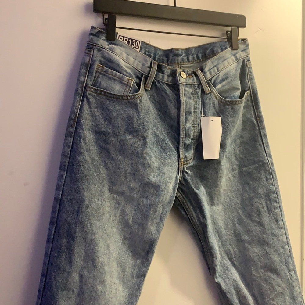 brandy melville low waisted 90’s jeans